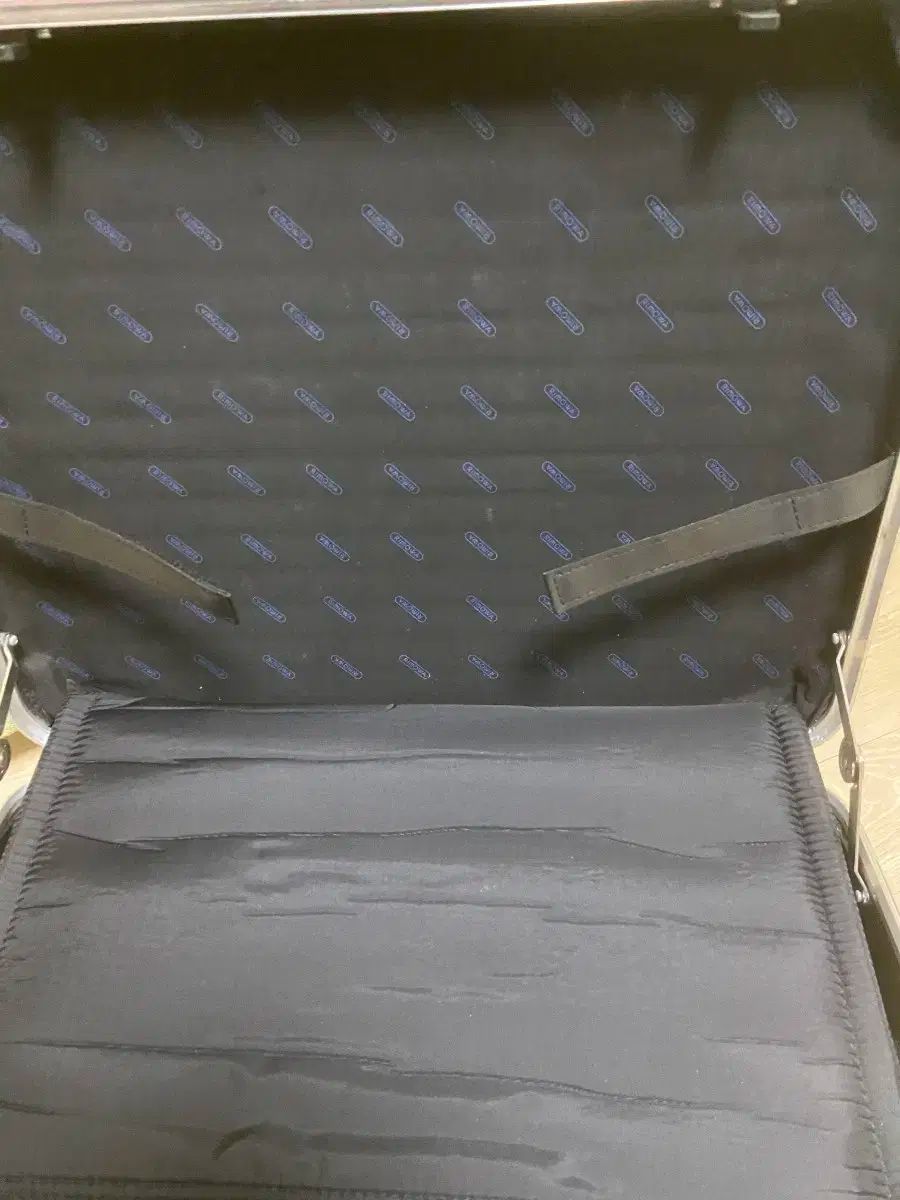 アルミニウム ブリーフケース