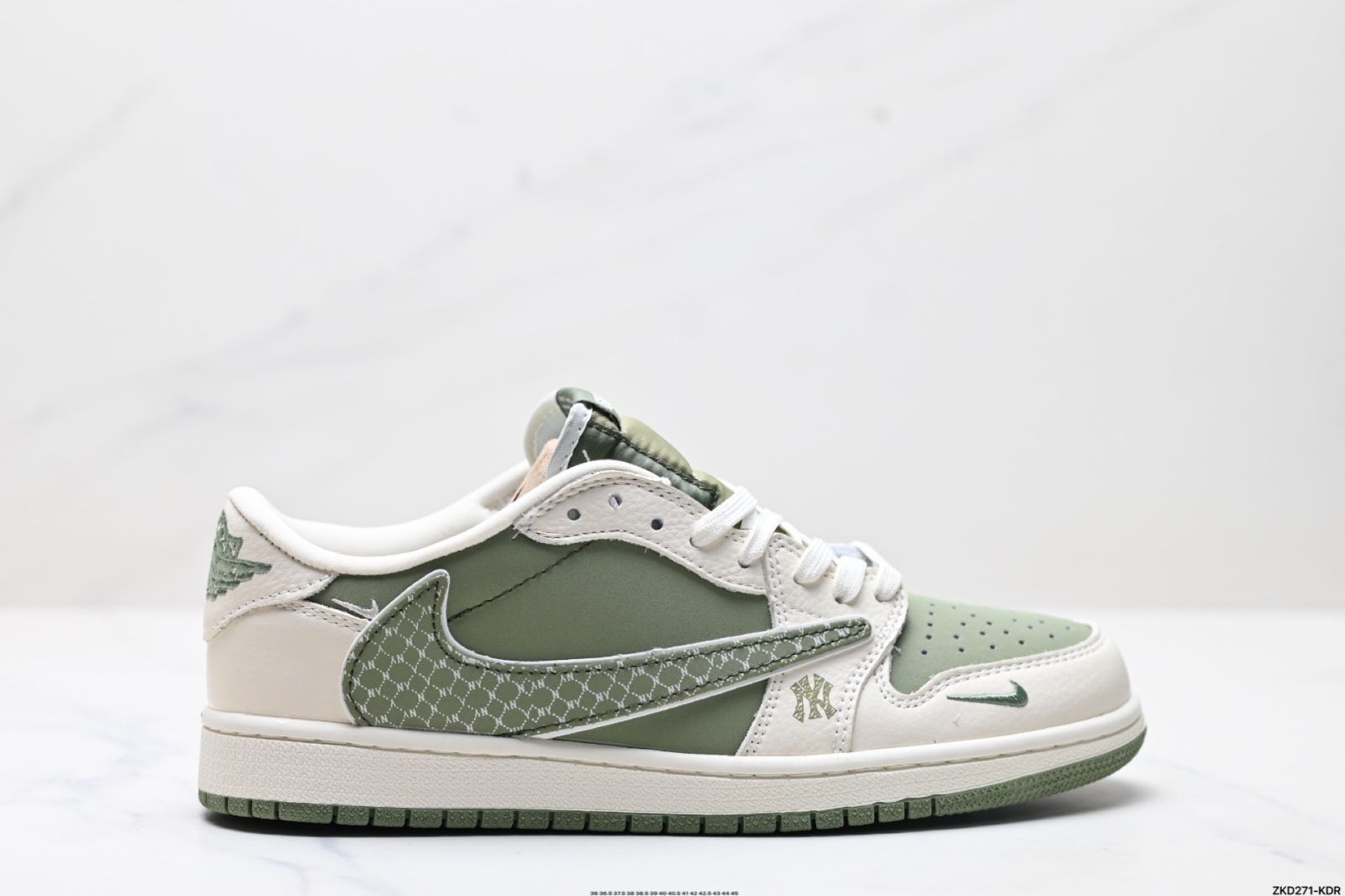 新品未使用タグ付　リバーススウォッシュNIKE 新品未使用タグ付リバーススウォッシュNIKE