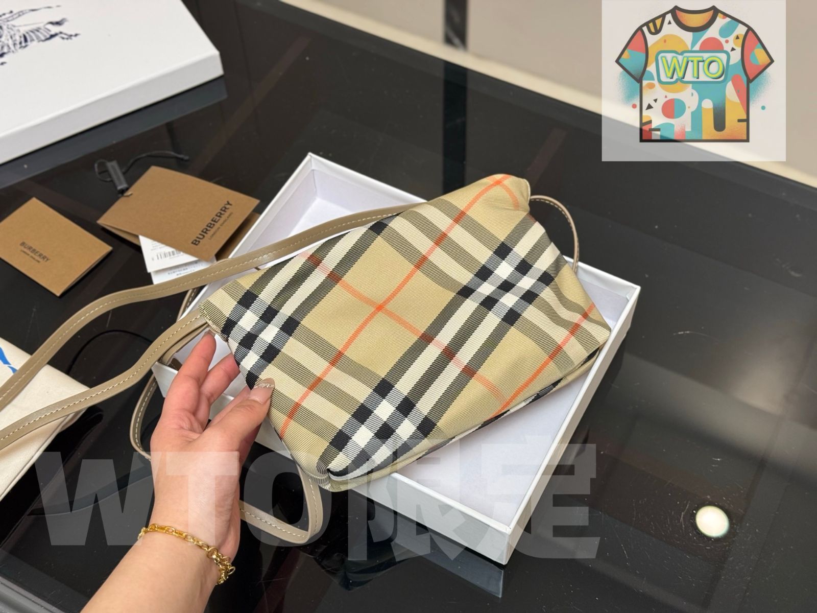 今日WTO】Burberry バーバリー クラウドバッグ トレンチ風