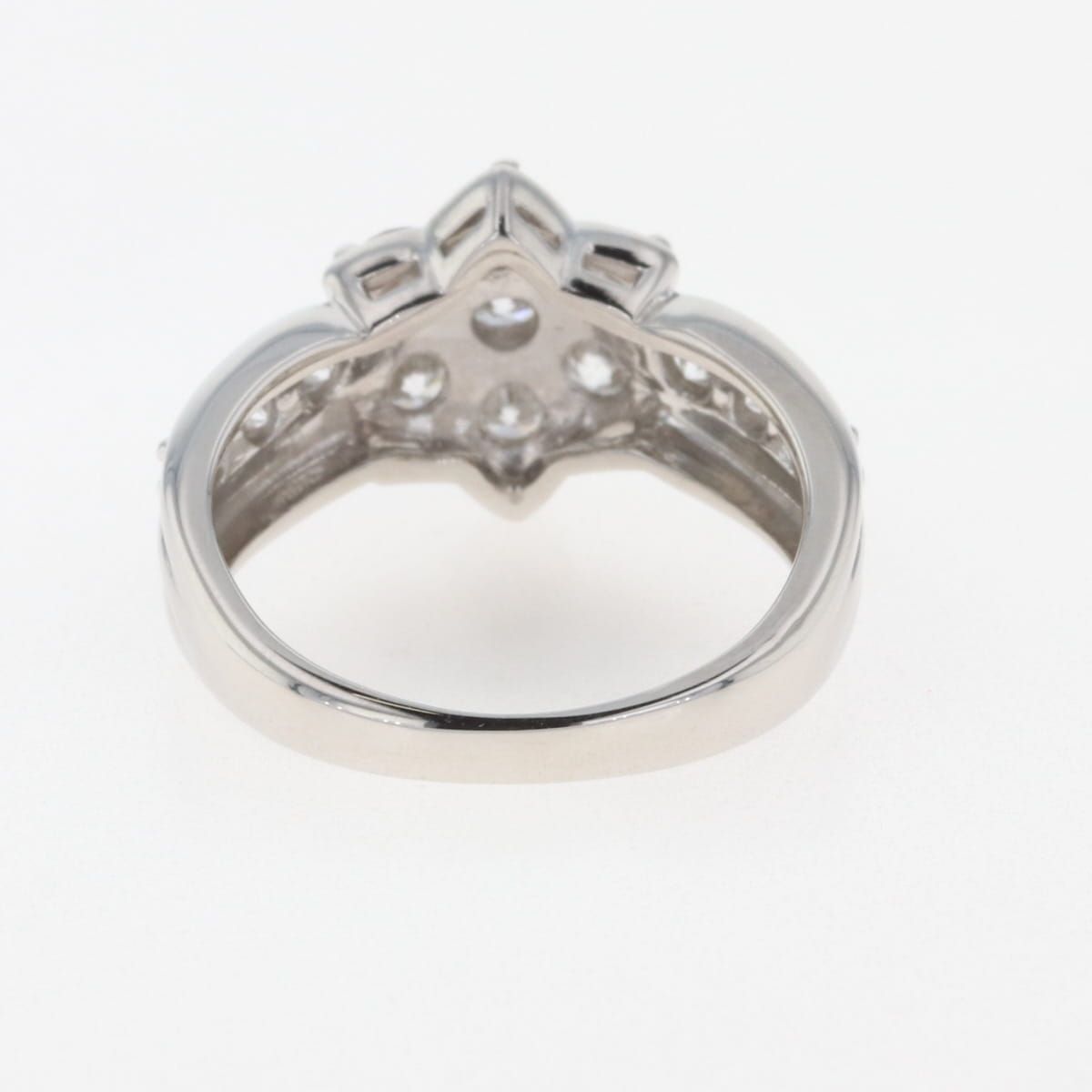 フラワーモチーフ デザインリング プラチナ 指輪 メレダイヤ 花 リング  