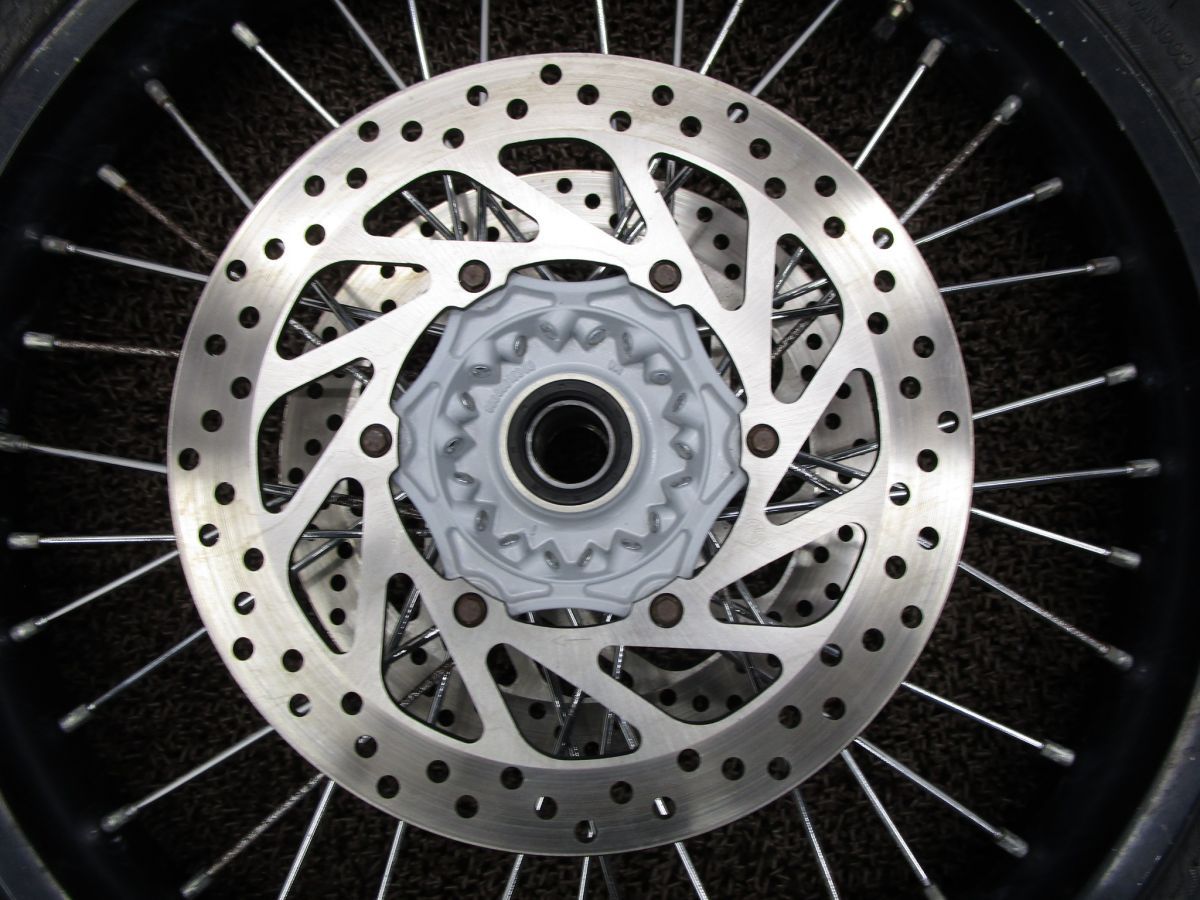 KTM 640LC4 アドベンチャー フロントホイール ディスク A7292 VBKGSN KTM 584 ADV ADVENTURE キャブ車 動画有 BRIGHTFACE_UK