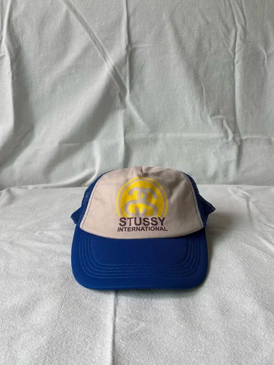STUSSY ステューシー 00 ザ イヤーズ ヴィンテージ トラッカー ss キャップ