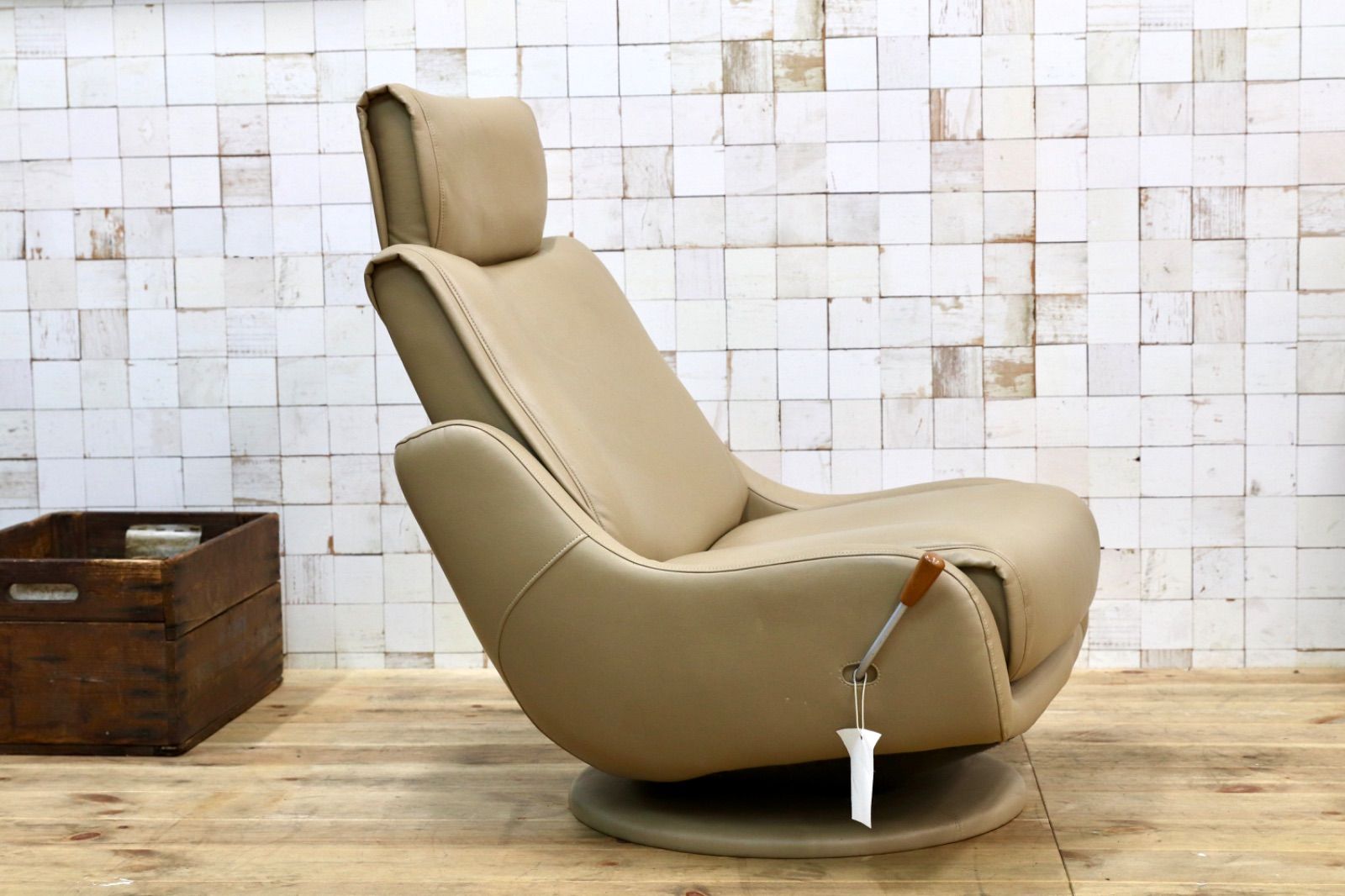 カリモク リクライニングチェア