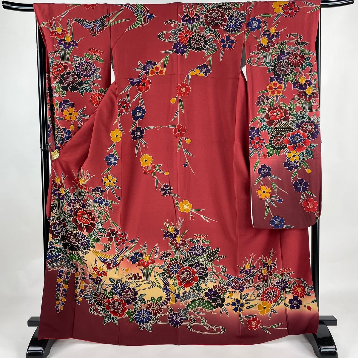 ポリエステル 振袖 牡丹 紋意匠 正絹 ぼかし八掛 躾糸付き S225 ポリエステル 振袖 牡丹 紋意匠 正絹 ぼかし八掛 躾糸付き S225