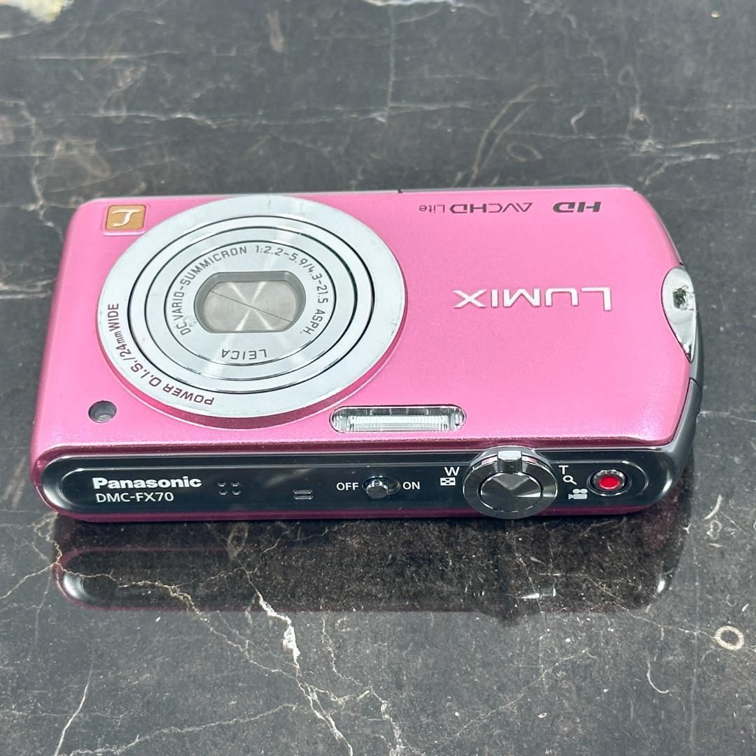美品　Panasonic デジカメDMC-FX70 ピンク 本体と充電器 美品 Panasonic デジカメDMC-FX70 ピンク 本体と充電器 Panasonic