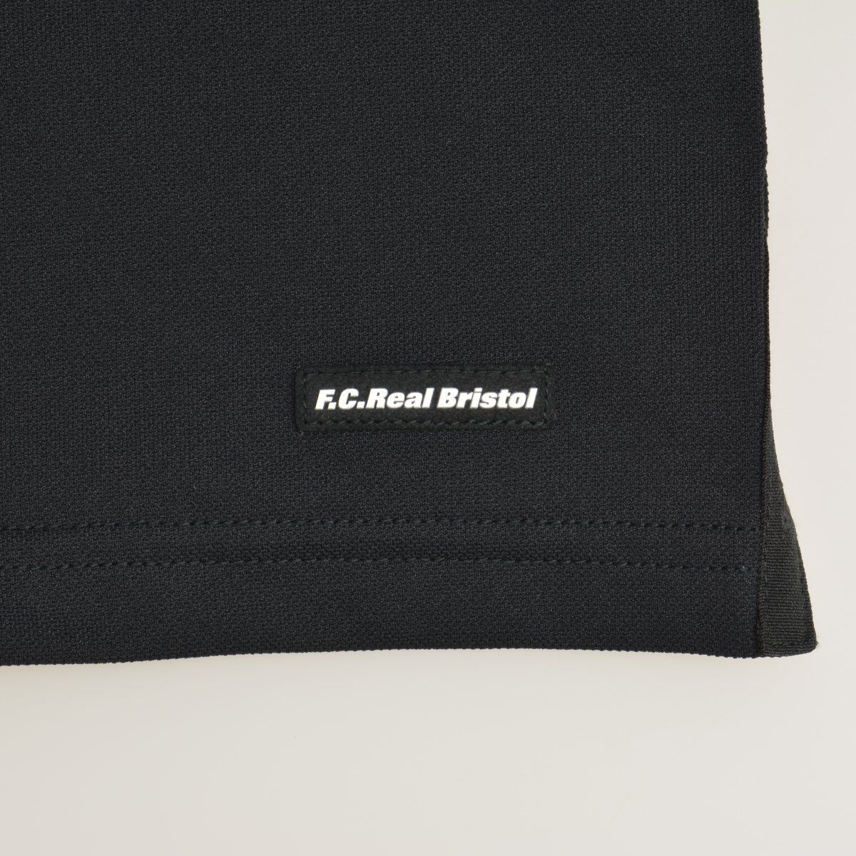 F.C.R.B.】24SS FCRB-240059 EMBLEM POLO半袖ポロシャツ - メルカリ F.C.R.B.】24SS FCRB-240059 EMBLEM POLO半袖ポロシャツ - メルカリ