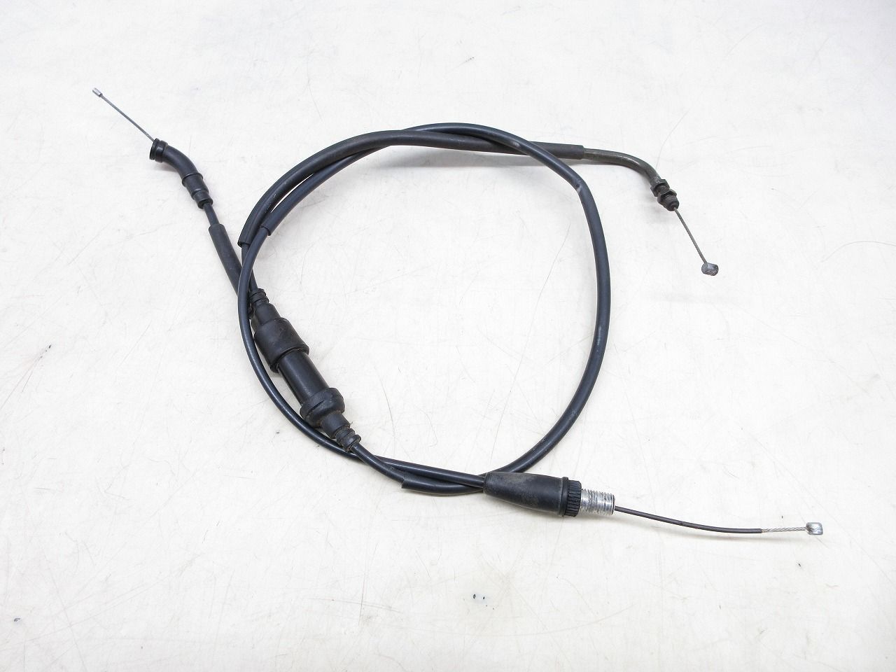 TLM220R　アクセルワイヤー　全長約1300＆1060ミリ　中古バイク部品　0708H31M-14