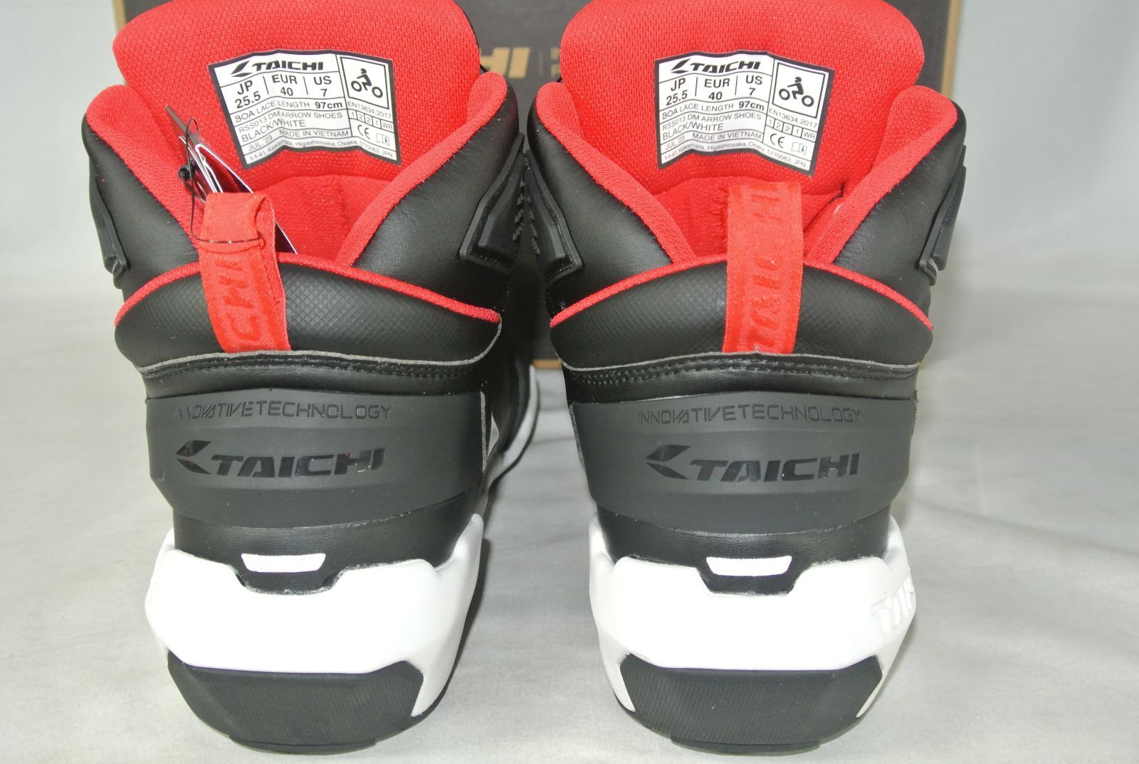 RSタイチバイク ライディングシューズ 靴防水 プロテクター内蔵 BOAダイヤル Amazon.co.jp: [RSタイチ] バイク ライディングシューズ 靴 防水