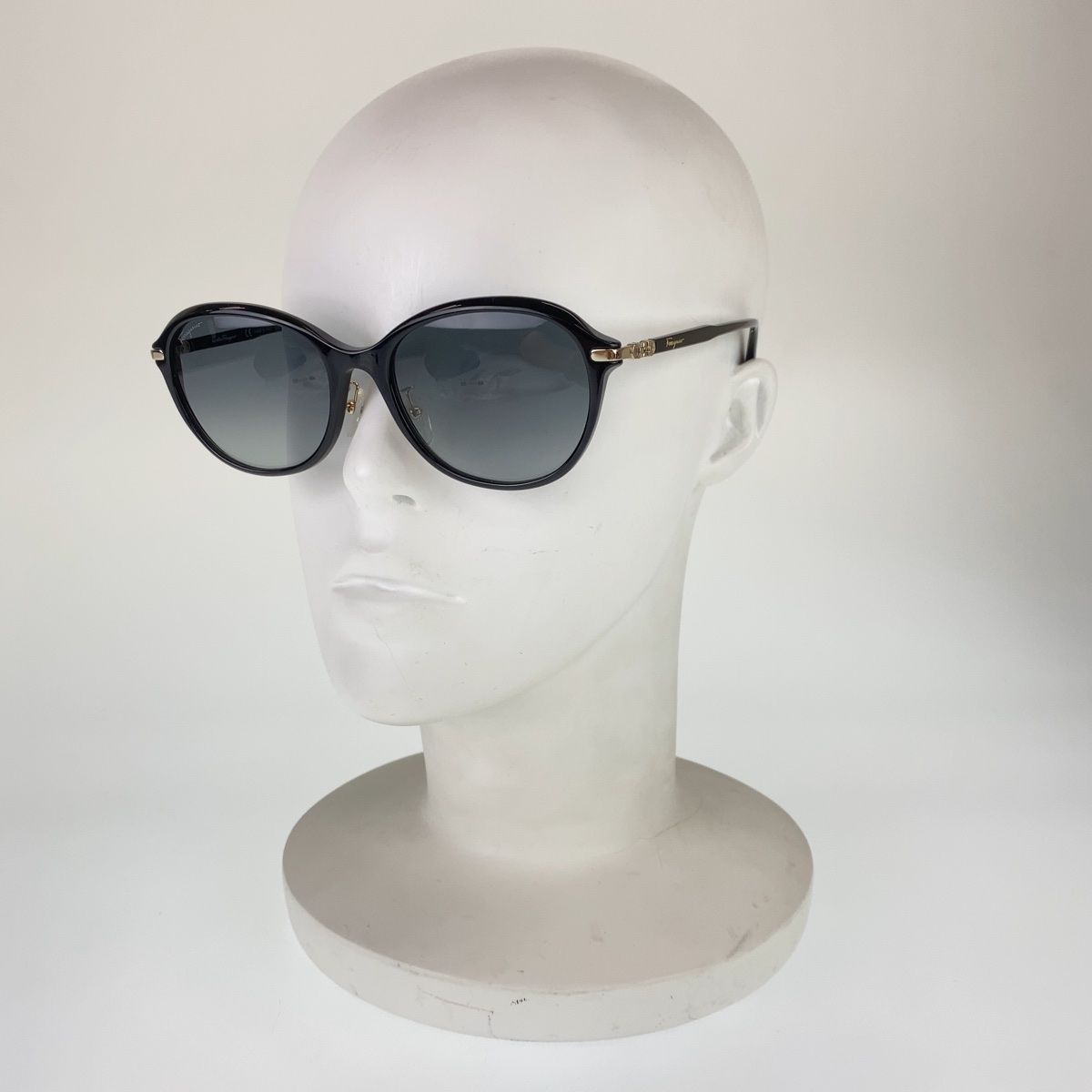 美品 Salvatore Ferragamo サルヴァトーレフェラガモ ガンチーニ