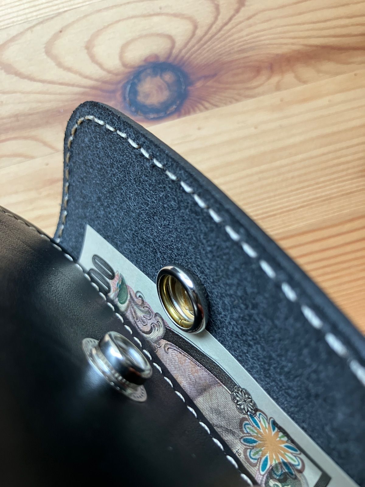 三つ折り財布・コンチョ付き 栃木レザー本革 コンチョ 革財布 コイン