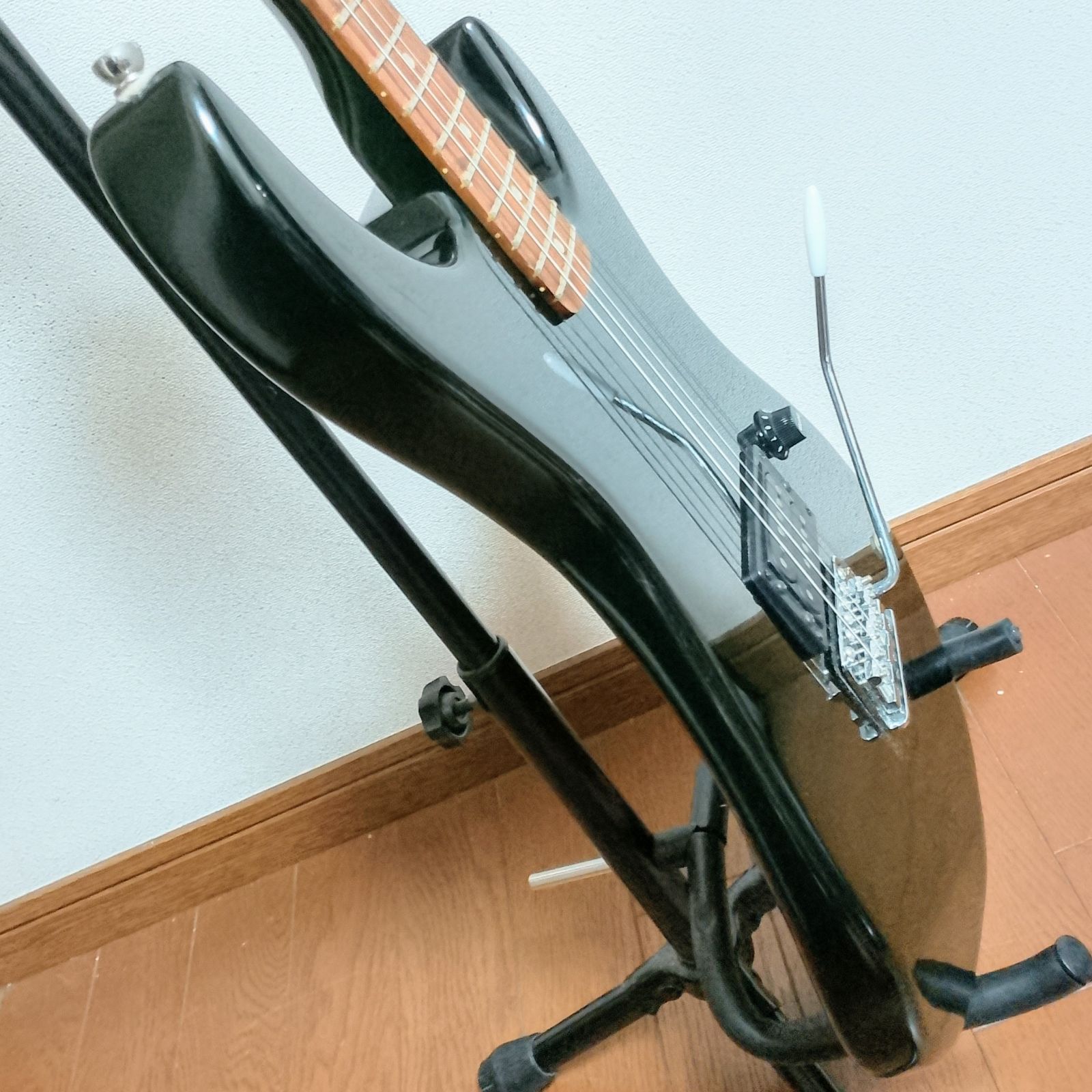 Birth KY-01 エレキギター トレモロユニット搭載 弦は新品に交換