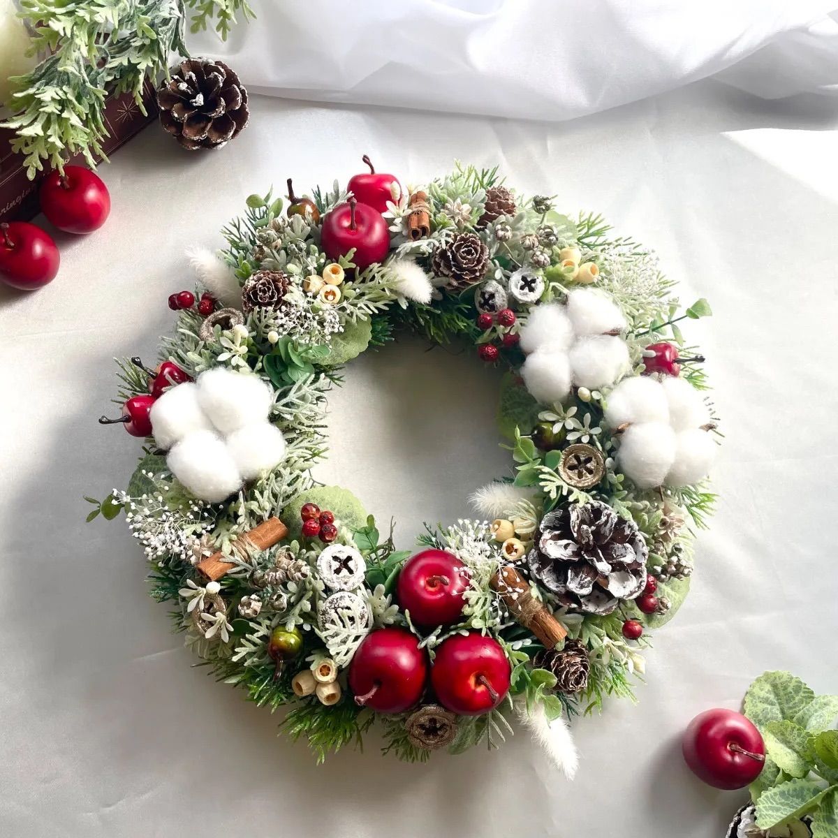 クリスマスリース＊スノーグリーン 林檎とコットンフラワー