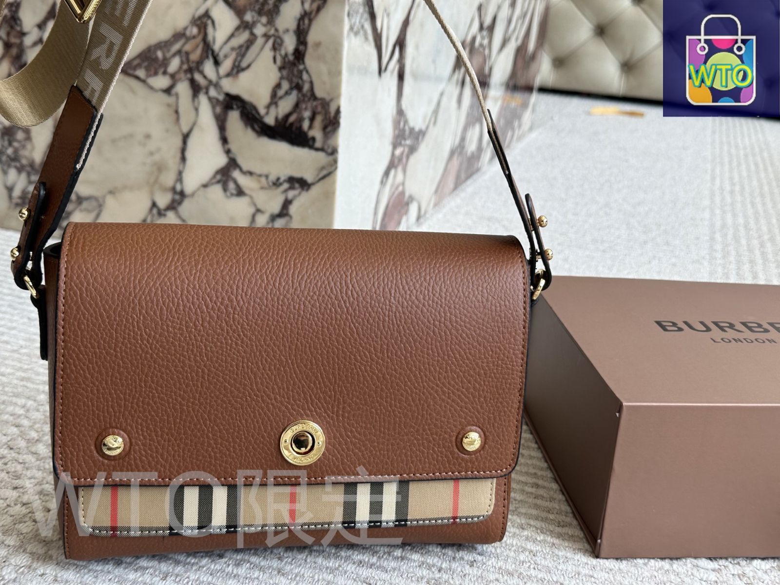 今日特価】Burberry Classic Horseferry Messenger Bag