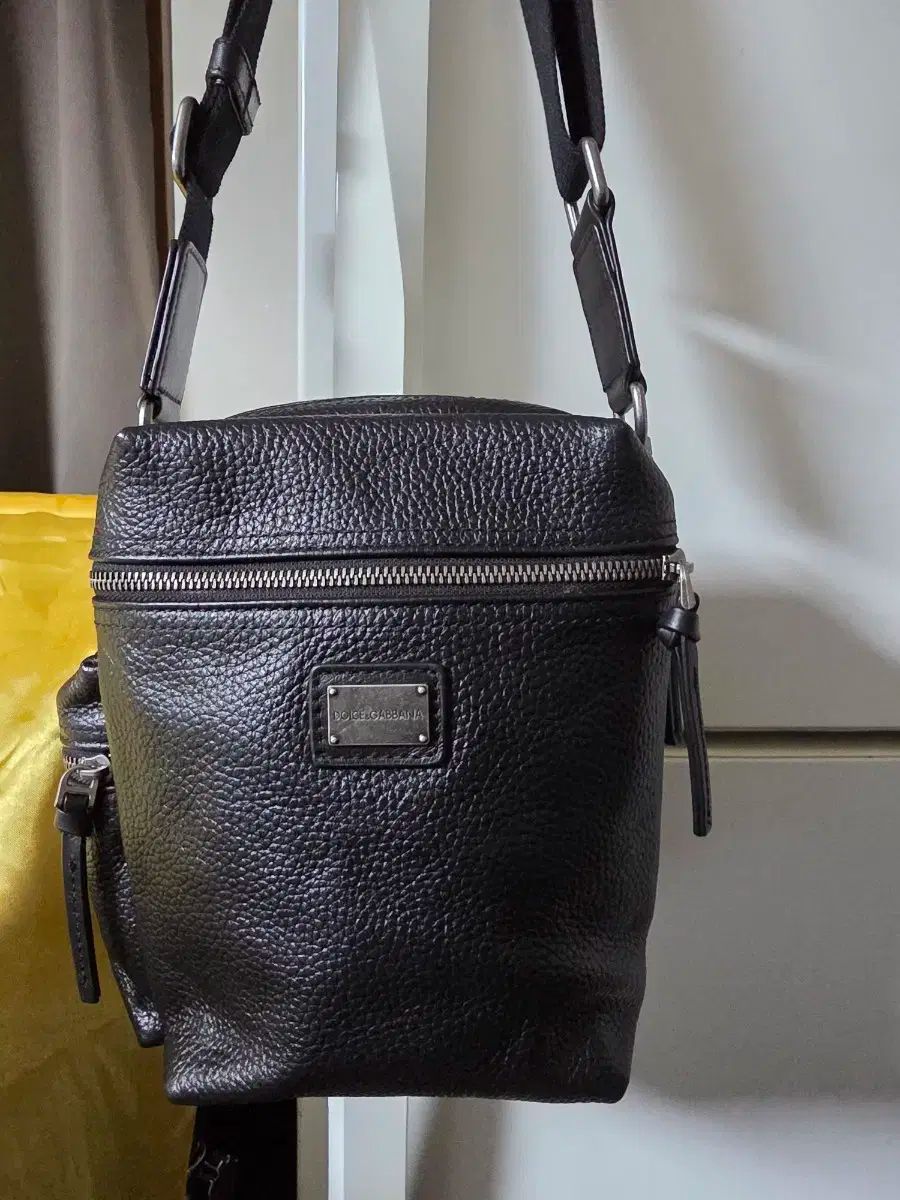 メンズ ドルチェ&ガッバーナ レザー ショルダーバッグ D&G
