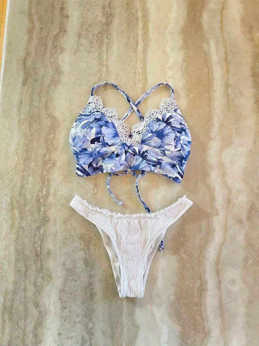 ホリスター フラワー レース ビキニ セット M