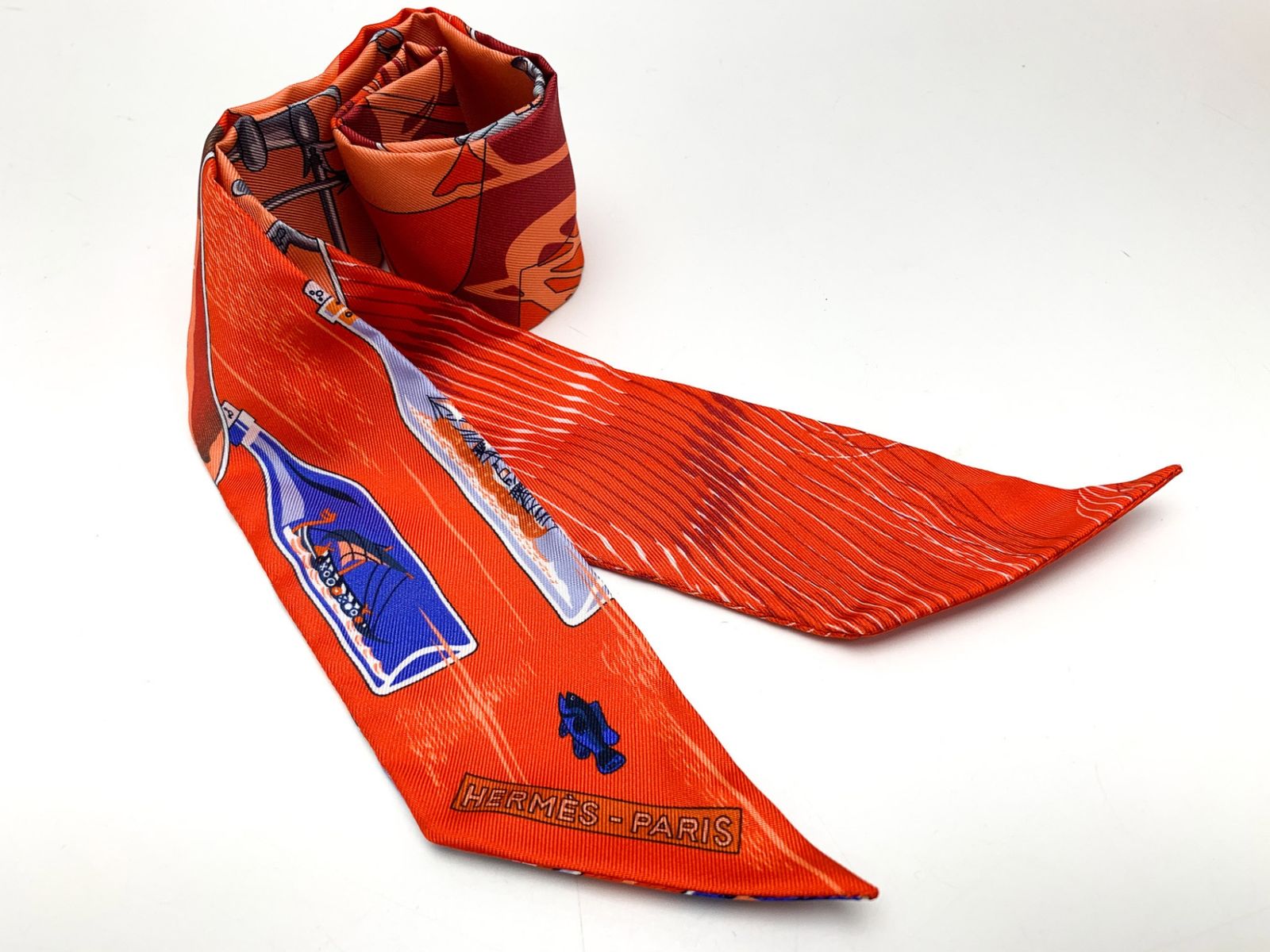 希少 エルメス カレーシュ ハミとボトル ツイリー オレンジ シルク100% HERMES - 希少 エルメス カレーシュ ハミとボトル ツイリー