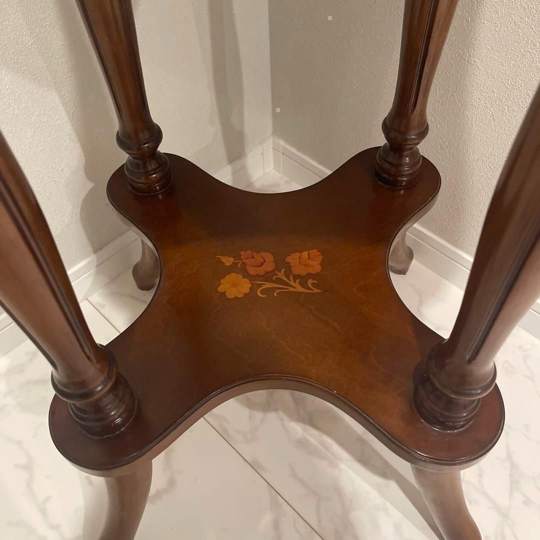 サイドテーブル