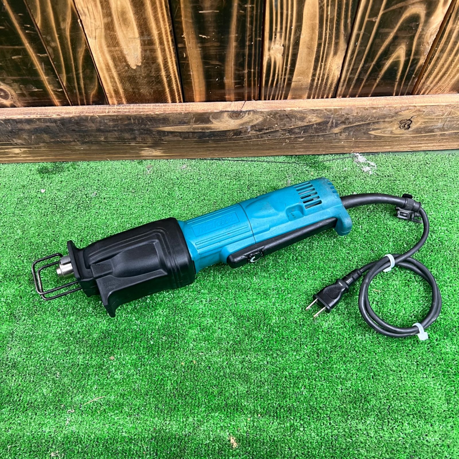 ☆マキタ(makita) 小型レシプロソー JR1000FT ※※コード短め ☆マキタ(makita) 小型レシプロソー JR1000FT ※※コード短め