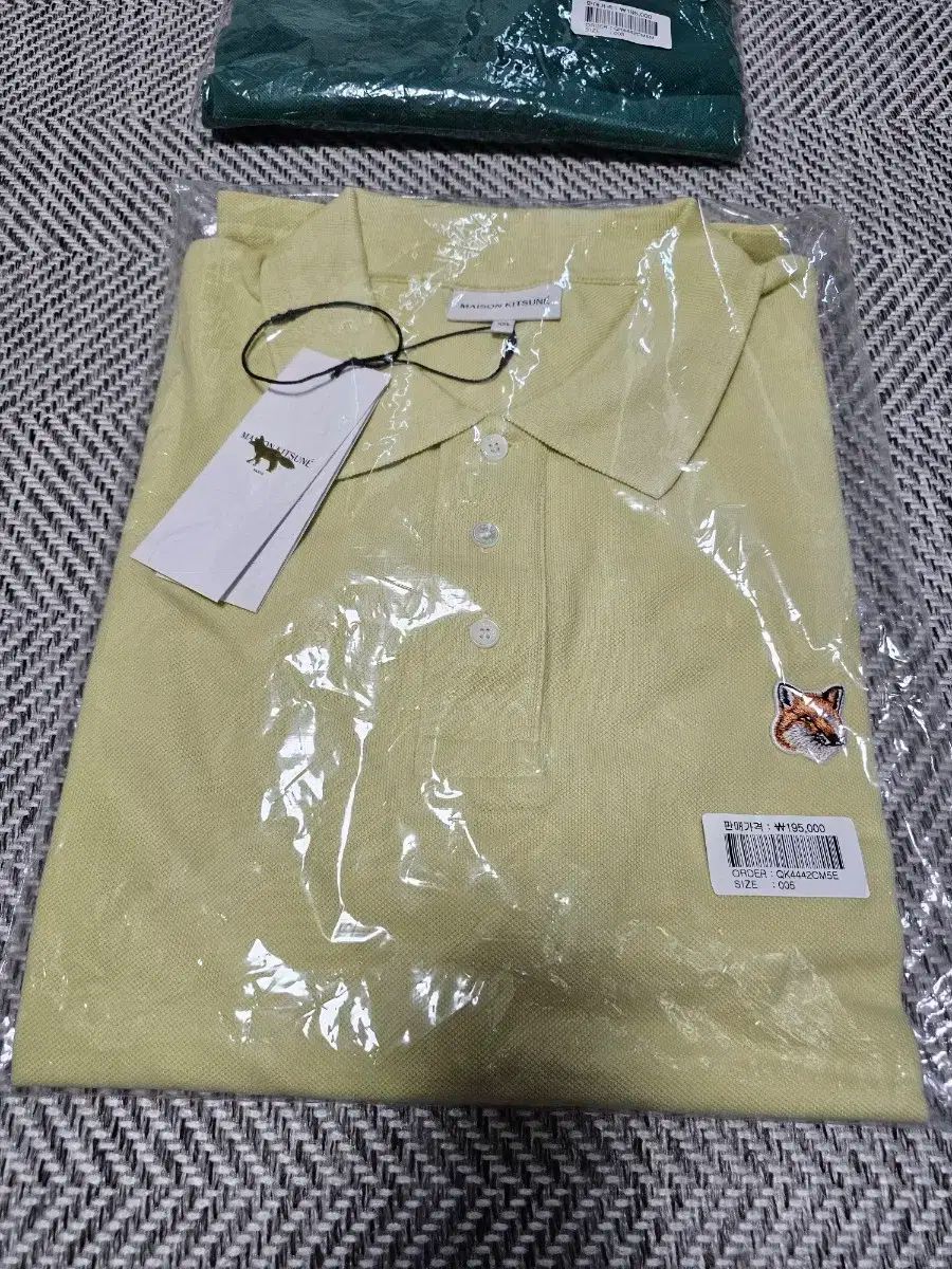 Maison Kitsuné(メゾンキツネ) カラー 半袖Tシャツ