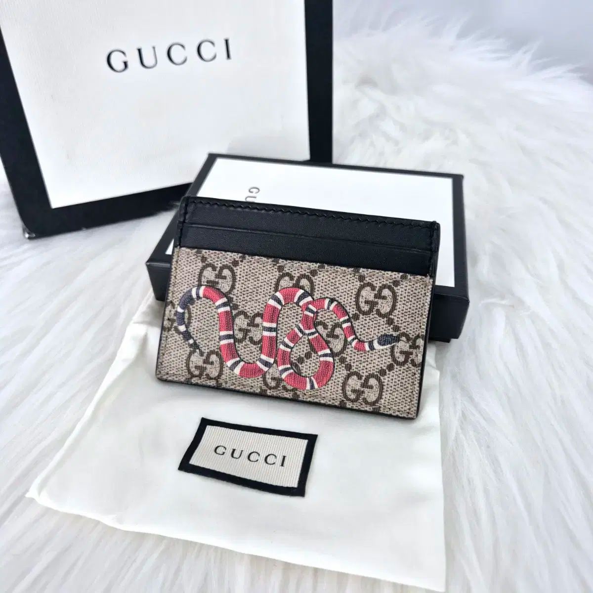 GUCCI(グッチ) GG Supreme(シュプリーム) 蛇 カードウォレット