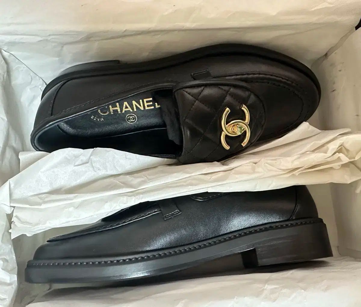 大人気シリーズ♪ CHANEL ターンロック ミュール ブラック