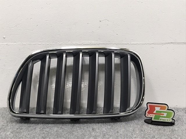 新品!X3シリーズ E83/2006-2011 純正 左 フロント グリル 51113420087 51113420091 BMW(126244)