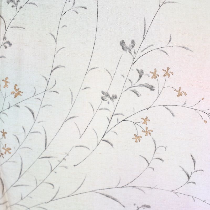 付下げ　小千谷紬　ベージュ　グリーン　桜色　茶　墨　花　T402 付下げ 小千谷紬 ベージュ グリーン 桜色 茶 墨 花 T402 - メルカリ
