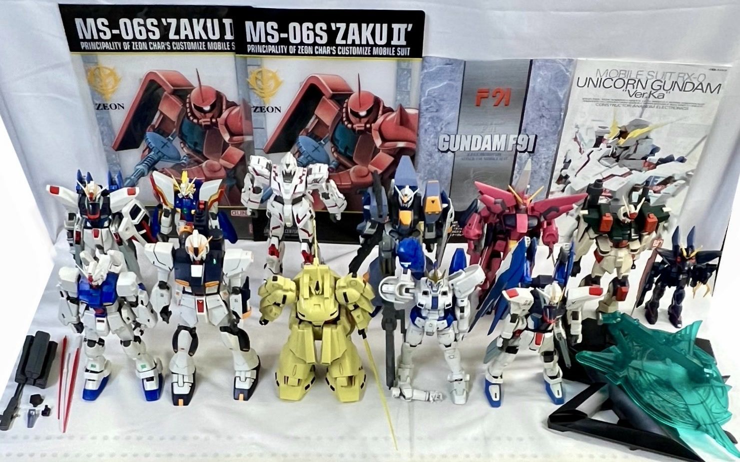 ジャンク品 組立済みガンプラ 12種 ジャンクパーツ12個 取扱説明書2種セット まとめ売り