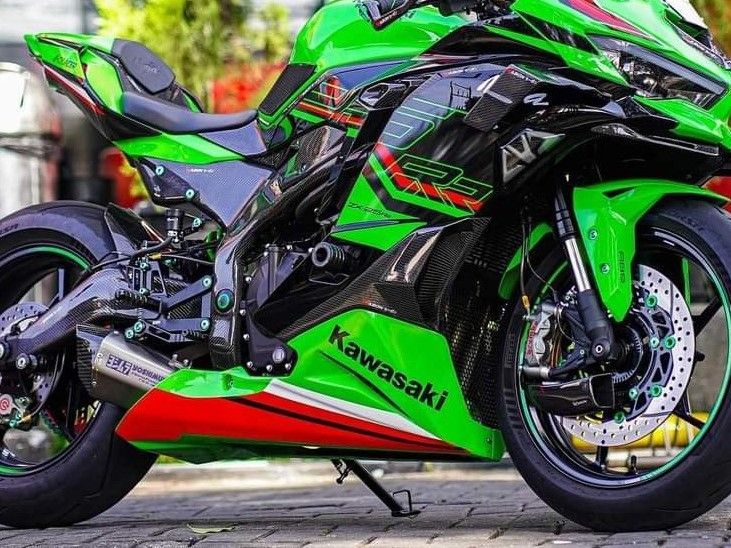 KB ZX-25R ZX-4R アンダーカウル 6Rスタイル 受注製造 - メルカリ