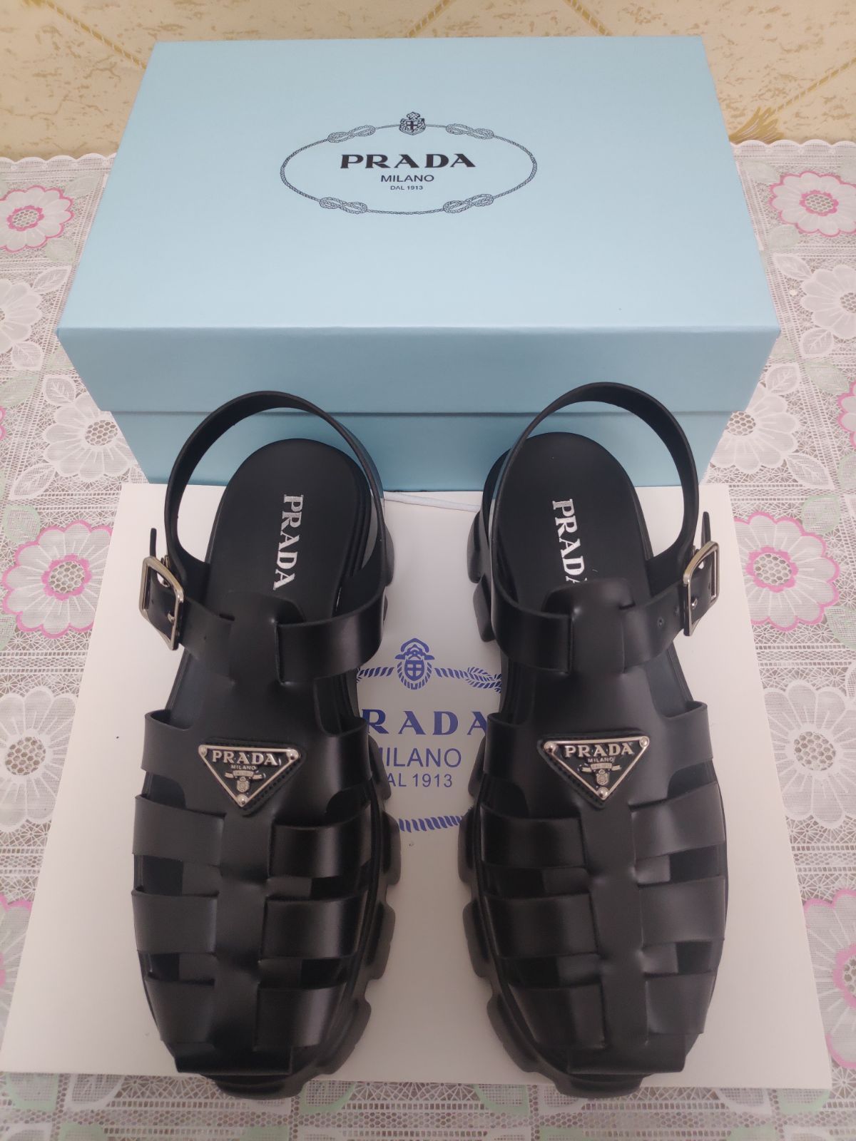 大人気！プラダ/PRADA フォームラバー サンダル 厚底 フィッシャーマン グルカサンダル 超美品 レディース☆メンズ 黒 新品未使用 - メルカリ