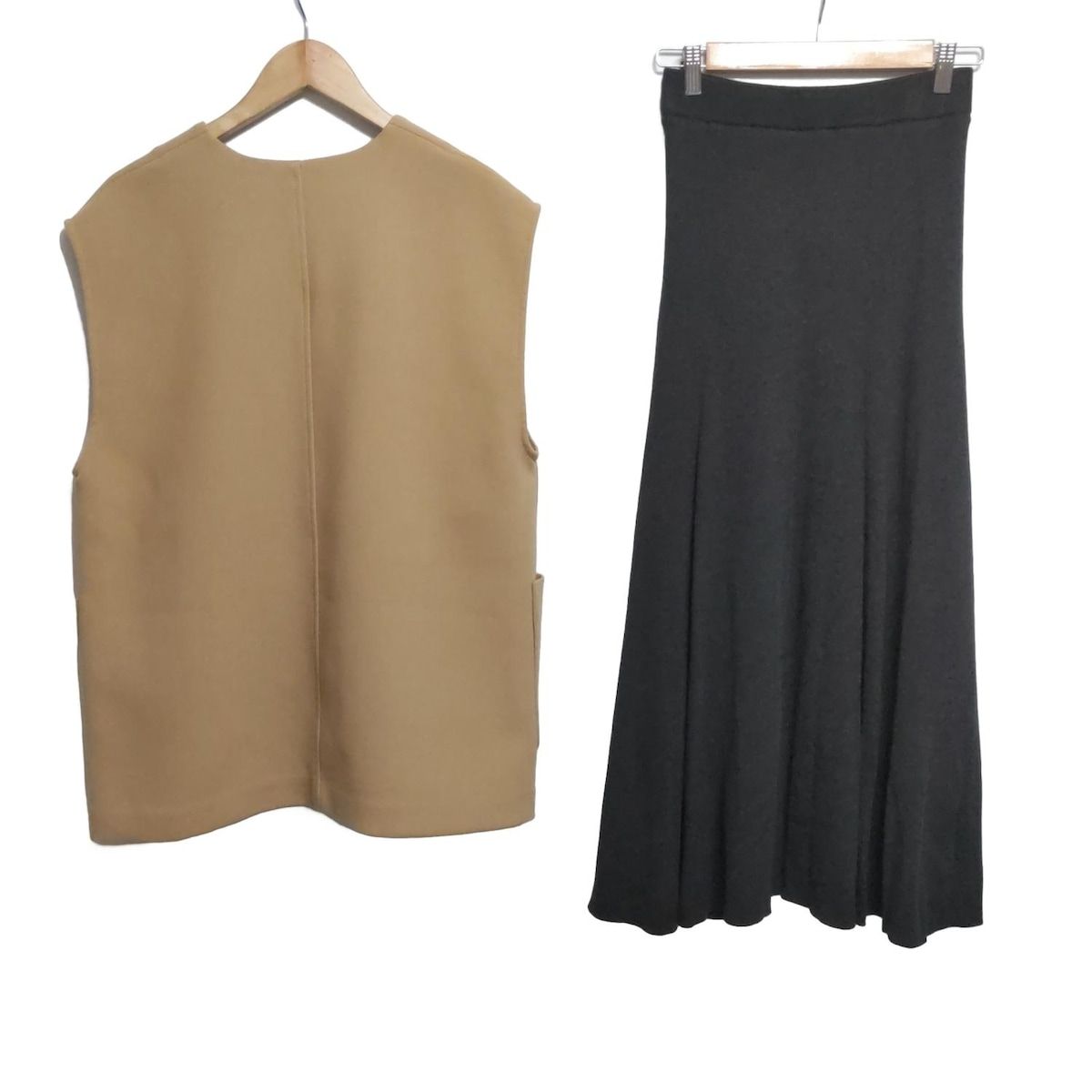 Mila Owen ミラオーウェン スカートセットアップ レディース - ダークグレー×ベージュ ニット|ウエストゴム|コート プルオーバー 付き