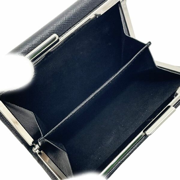 革 ライトベージュ系