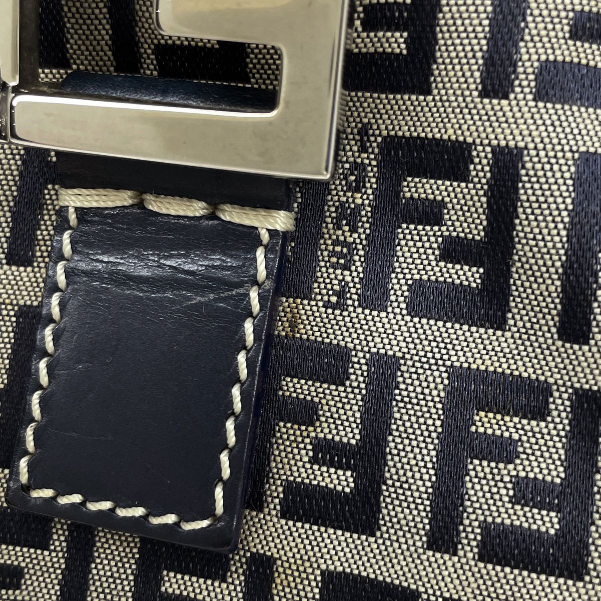 在庫一掃】 フェンディ FENDI ズッキーノ柄 ハンドバッグ 手提げ 在庫一掃】 フェンディ FENDI ズッキーノ柄 ハンドバッグ 手提げ