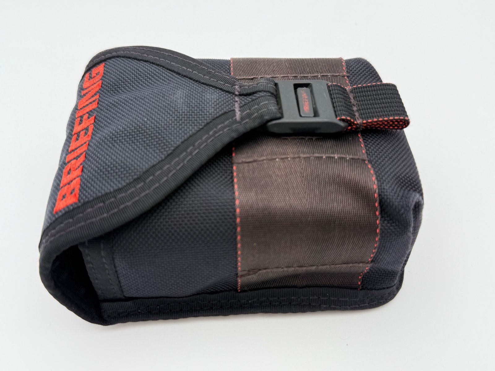 POUCH