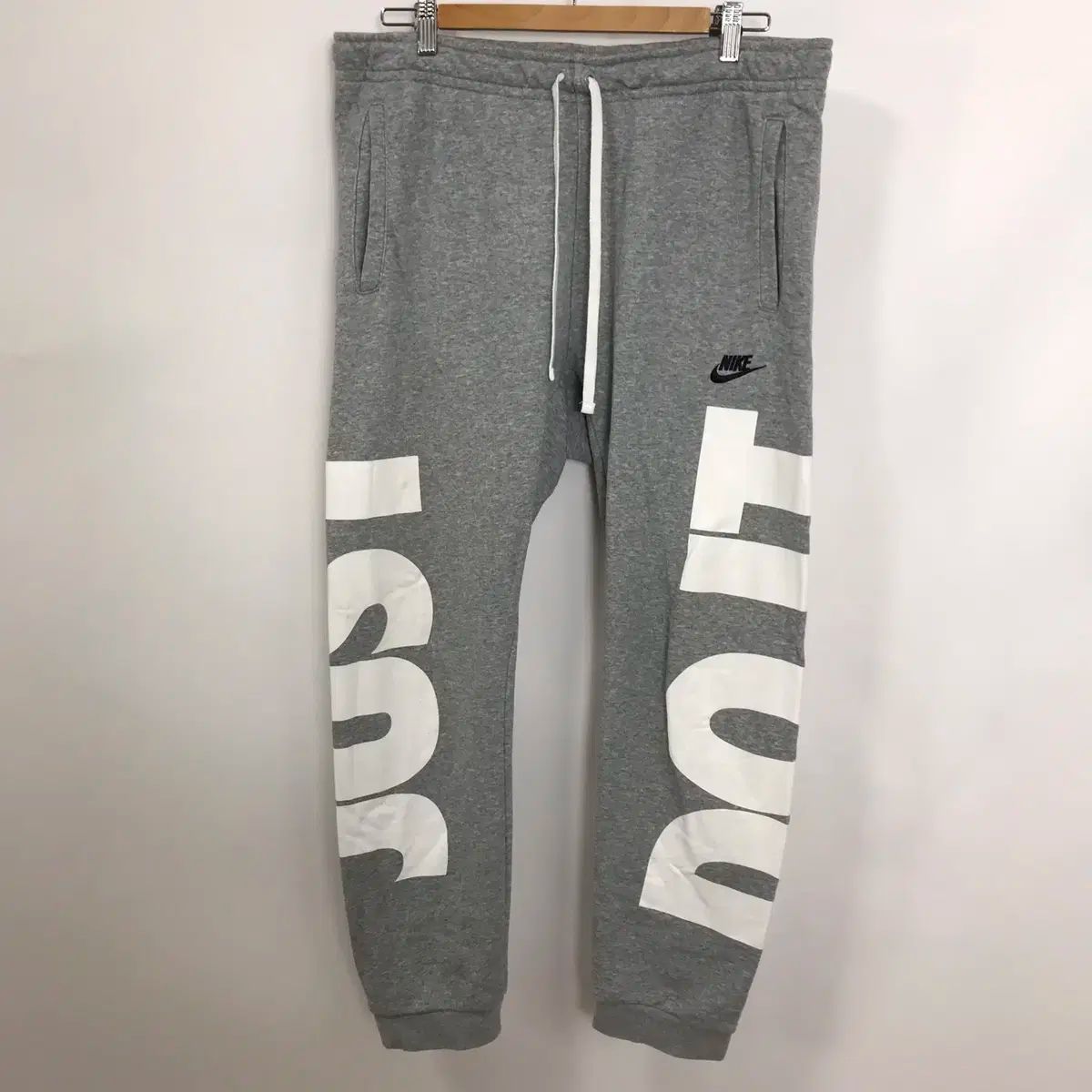 【雷市場（ポンジャン）商品韓国直送】 Nike(ナイキ） ジャストドゥイット スウェットシャツジョガーパンツ メンズ 37 ー 38 インチ