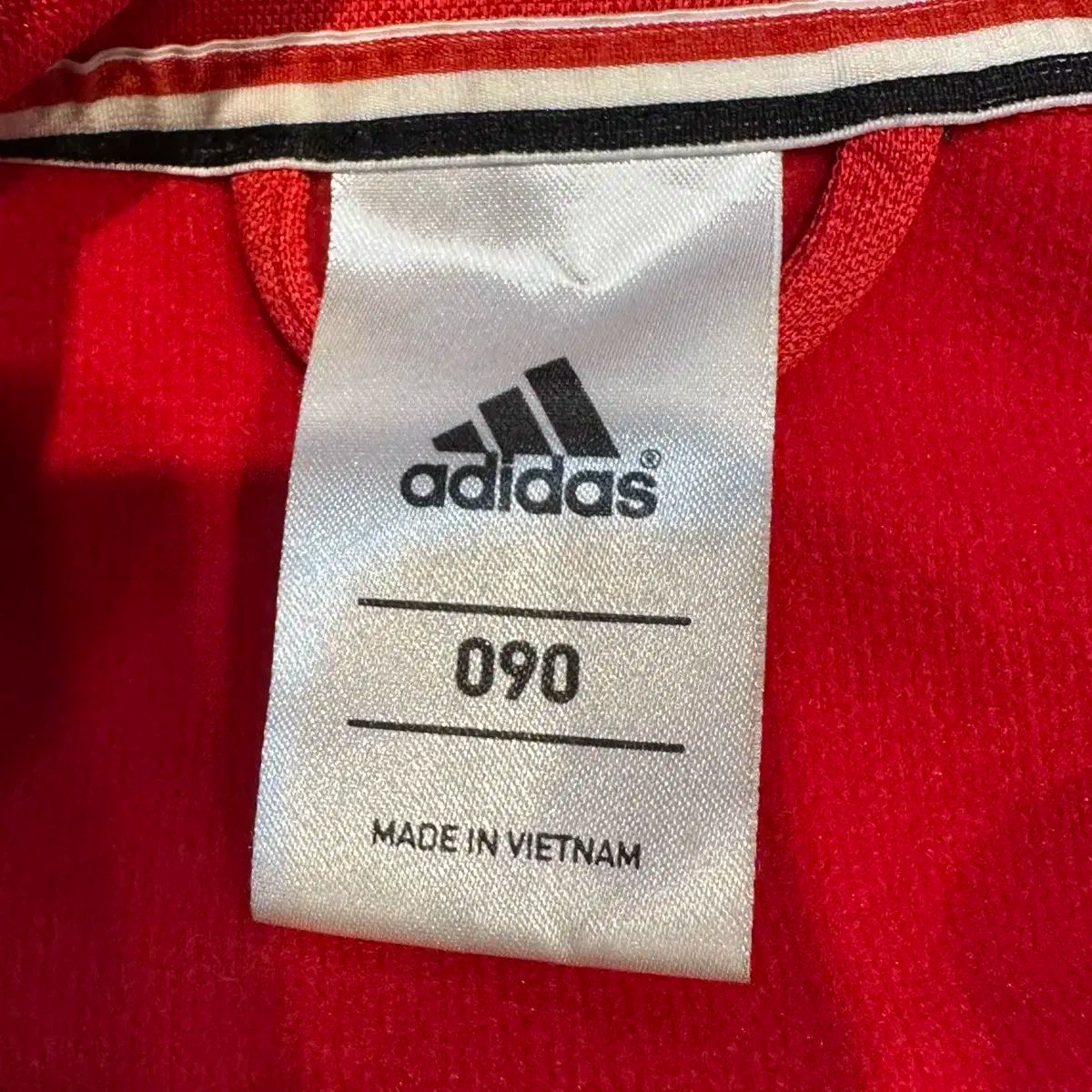 レッド トラックジャージ