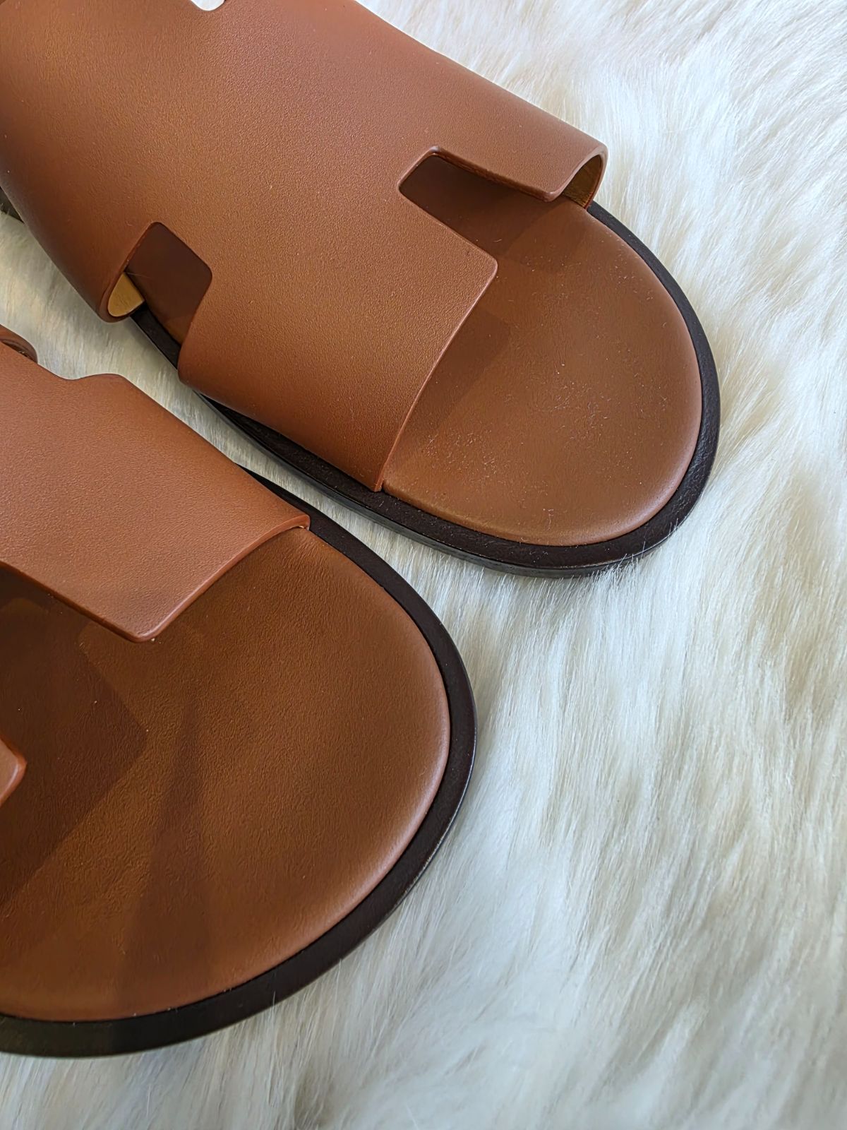 未使用　エルメス イズミール サンダル ゴールド 41.5 サンダル イズミール ゴールド 茶 41[H041141ZH] Sandals Izmir