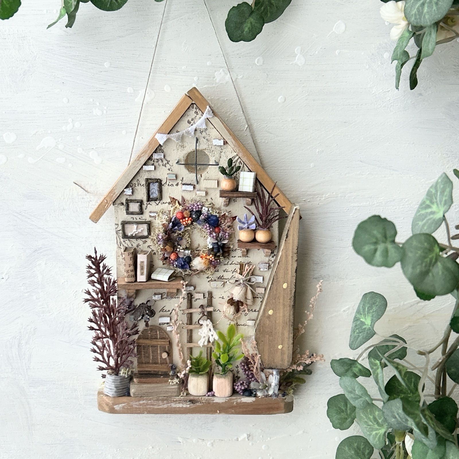 No.199 木製 リース付き木のおうち 木の実 インテリア雑貨