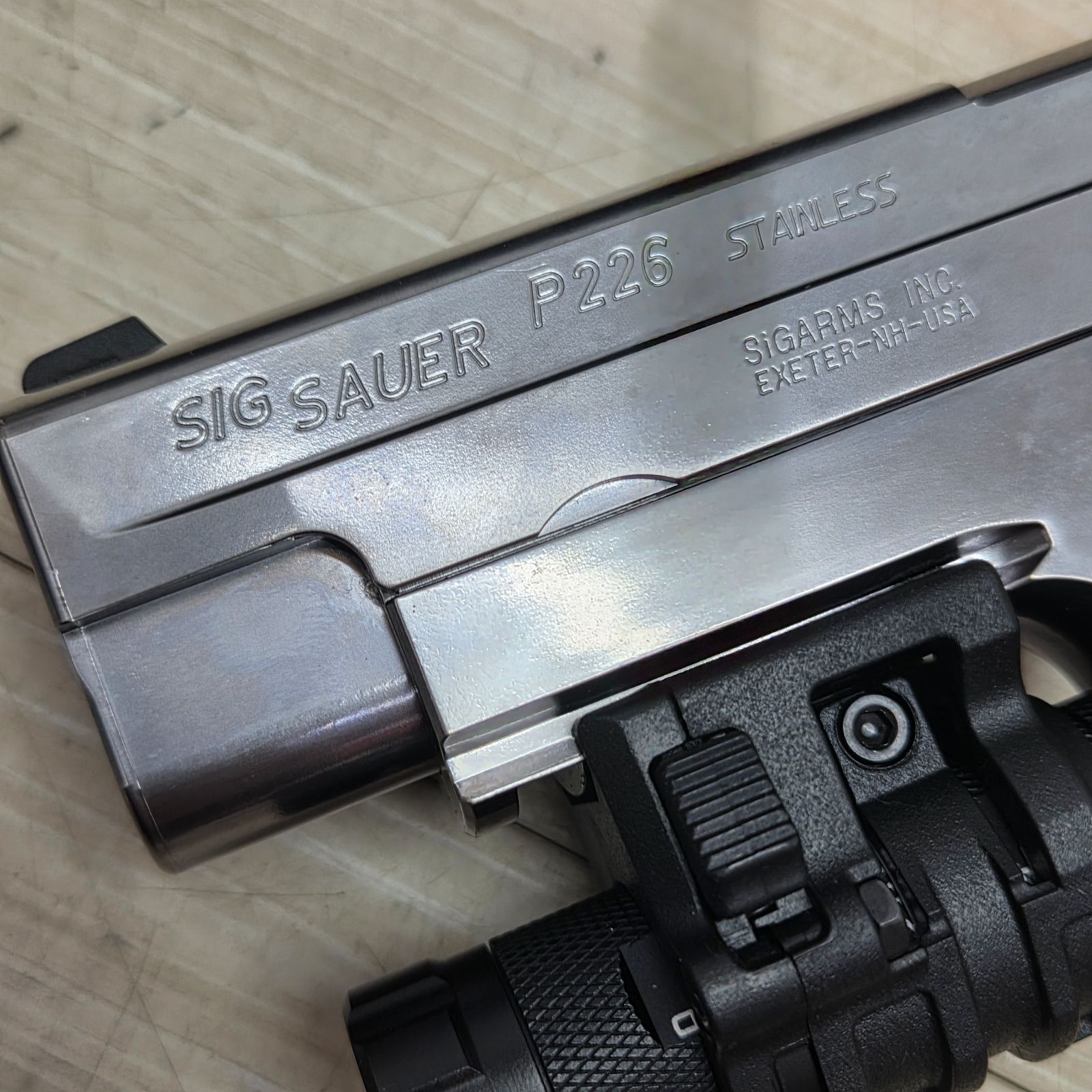 一流の素材、 完璧な品質。 9 S98046 東京マルイ シグ ザウエル SIG SAUER P226 STAINLESS サバイバル サバゲー ケース付 ミニタリー スタイリッシュである