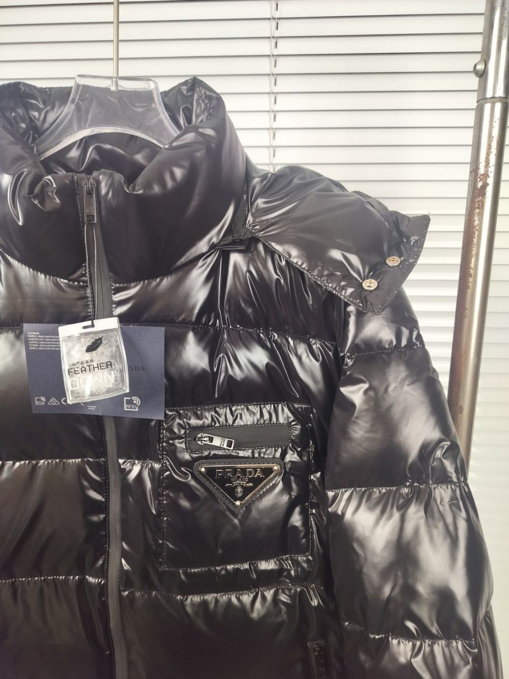 国内アウトレット購入⭐︎ PRADA ジャケット ブラック 38 PRADA】【アウター】プラダ『ダウンジャケット size38』29X544