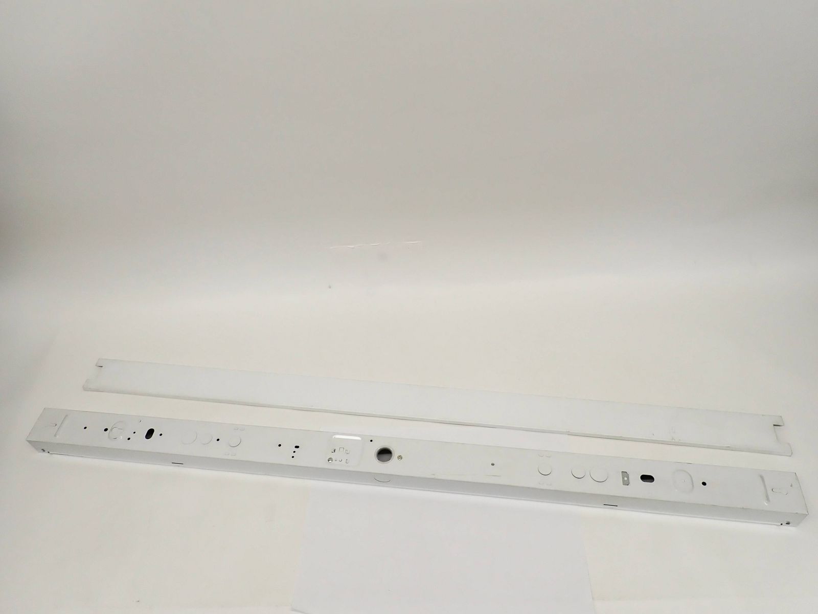 DAIKO ベースライト DBL-4362WW YW 35.25.20 箱型 直管LED用 R2509-177 NEXPOTALLINN_EU