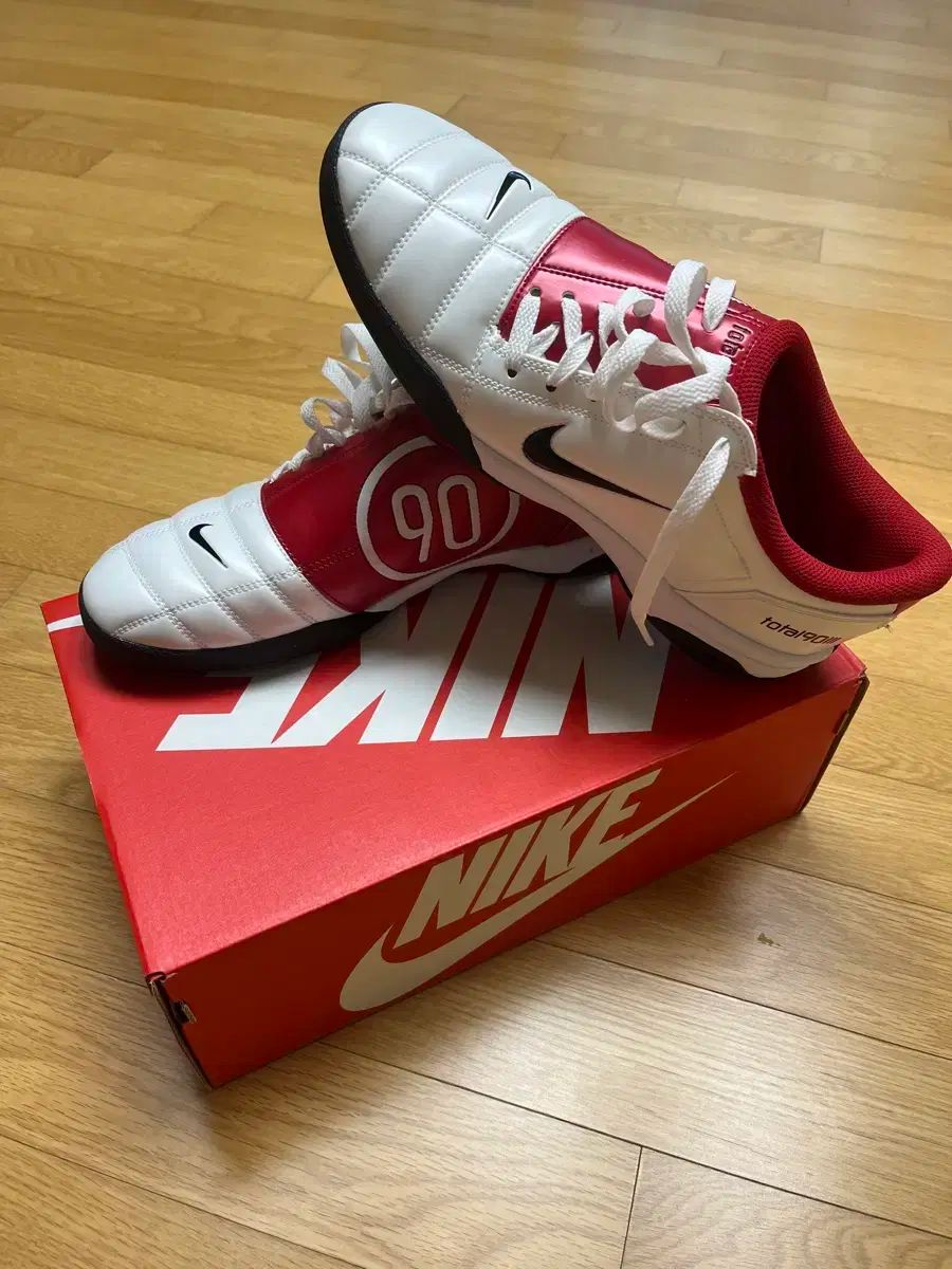NIKE ナイキ Total 90 ホワイト|レッド 275mm 新規
