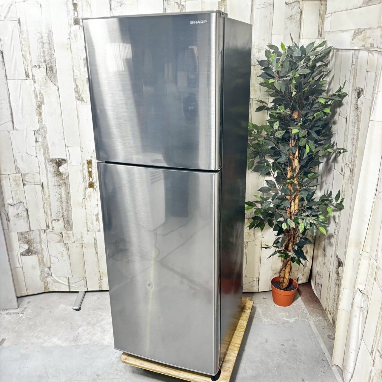 bbm 2020年製 シャープ 2ドア冷蔵庫 SJ-D23E-S 225L Amazon | シャープ