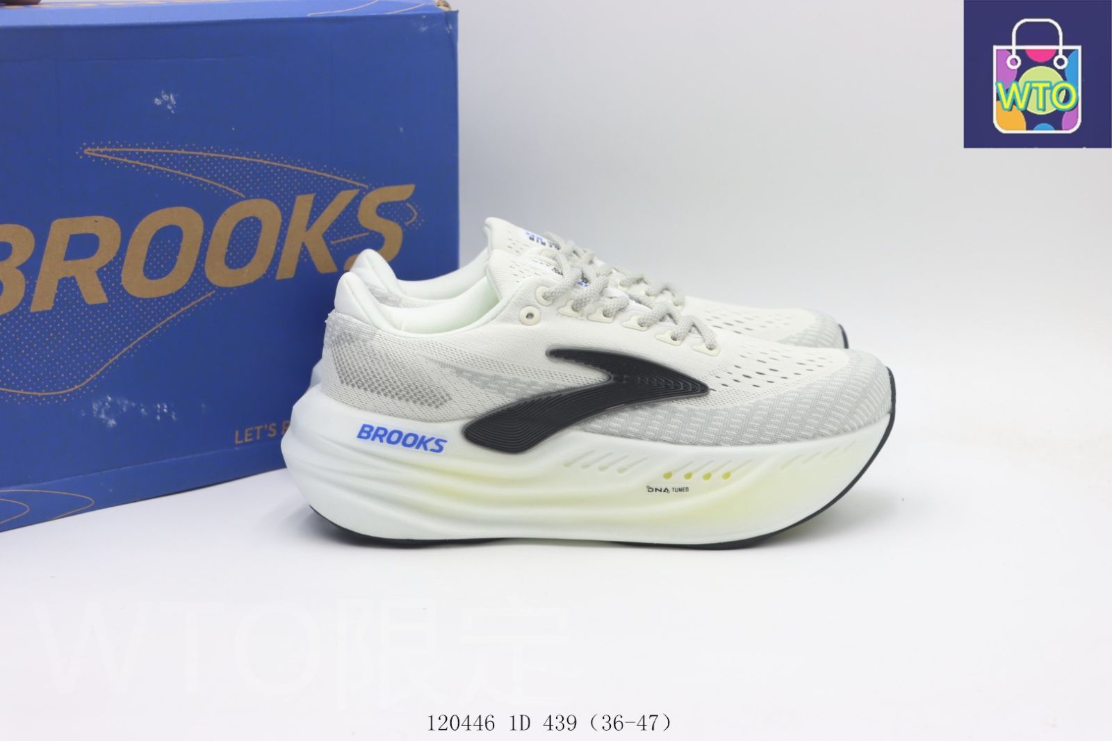 Brooks のスニーカー