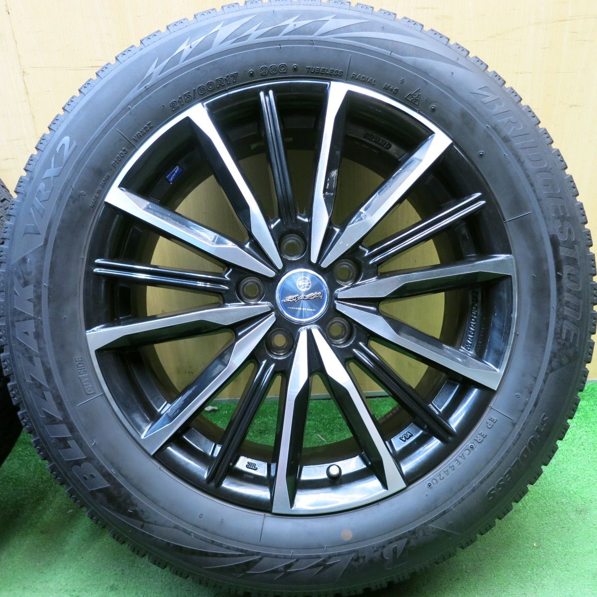 バリ溝 9.5分 スタッドレス 215 60R17 ブリヂストン ブリザック VRX2 SMACK ENKEI スマック エンケイ 17インチ PCD114.3 5H 5100509HAス