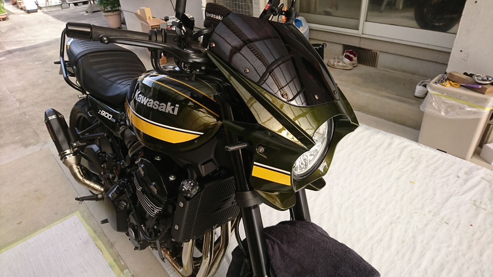 美品 Z900RS 新車取外し タンク キャンディトーングリーン タイガー