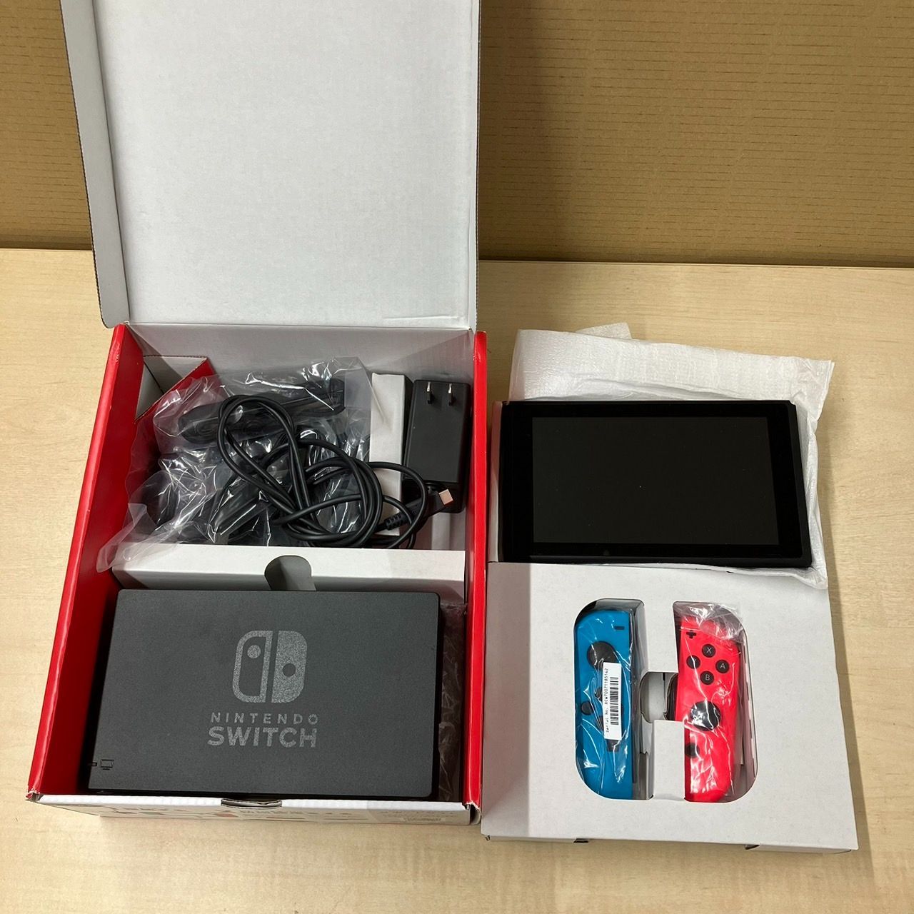 NG429 Q366-K44-5802 任天堂 SWITCH HAC-001 通電確認済み 箱付き 美品 中古品