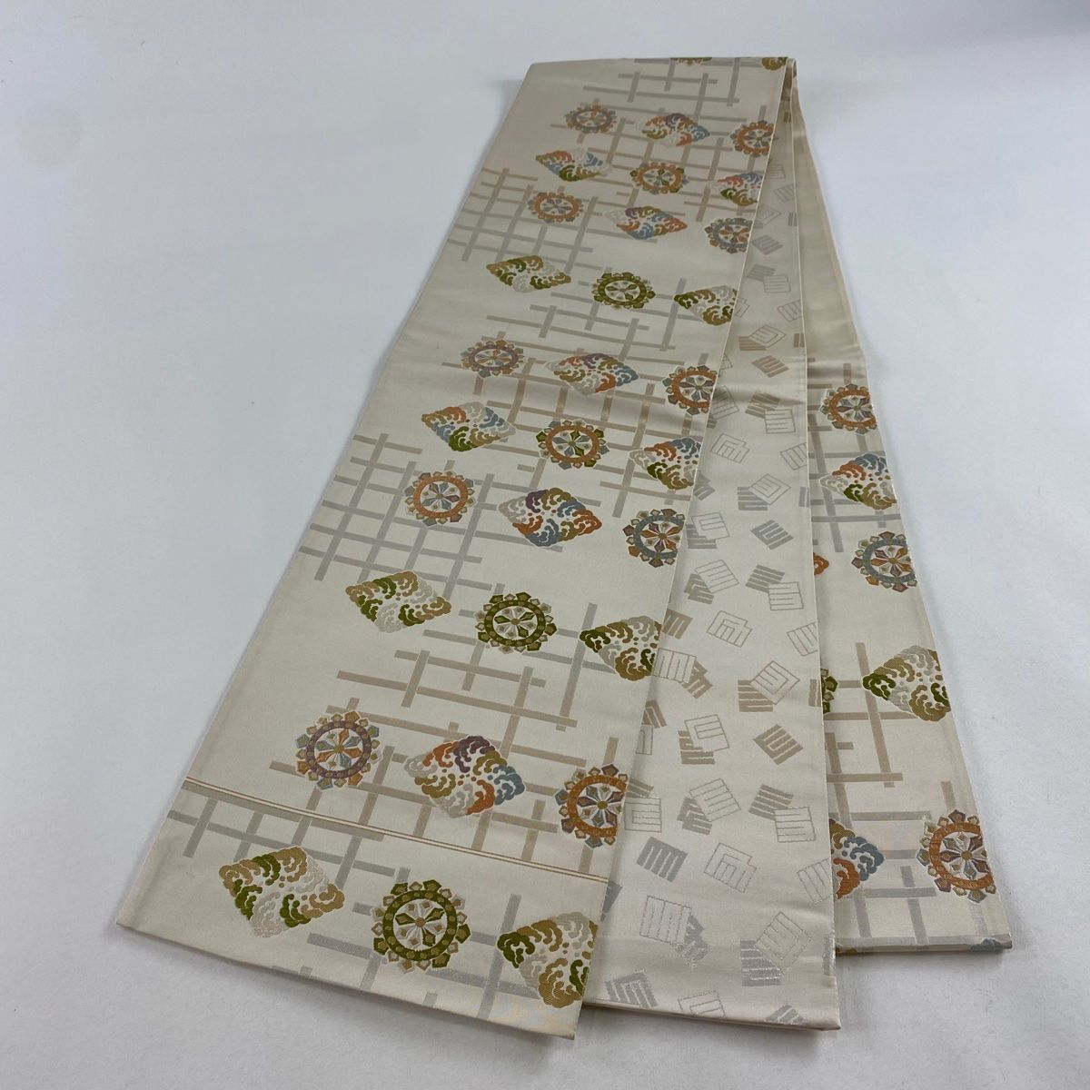 袋帯 秀品 菱 波頭 箔 ベージュ 六通 正絹 【中古】 じゅらく 袋帯 秀品 菱 波頭 箔 ベージュ 六通 正絹 【中古】 じゅらく