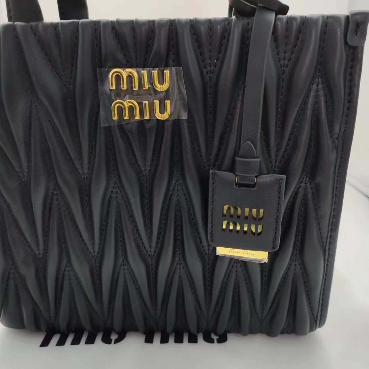 MIUMIU ハンドバッグ　ブラック