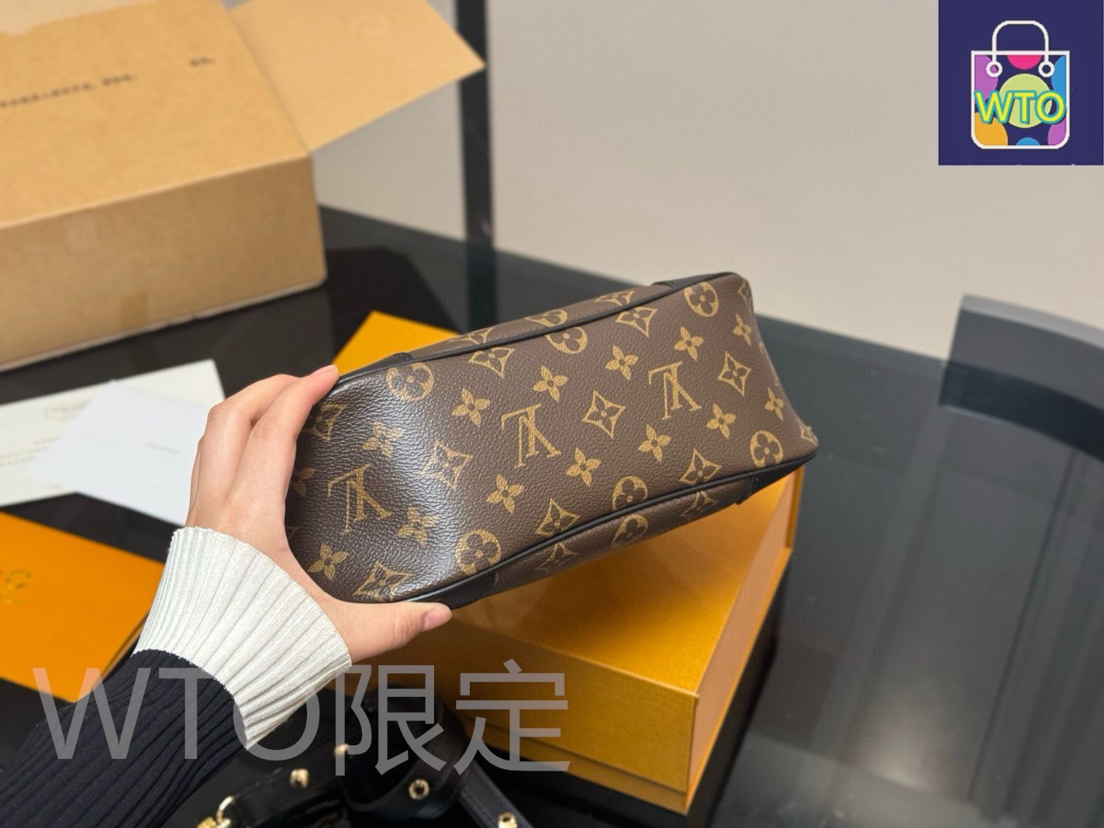 【上品で収納力たっぷり♪】Louis Vuitton★ショルダーバッグ 今日特価】Louis Vuitton ルイ・ヴィトン 折りたたみ式ボックス